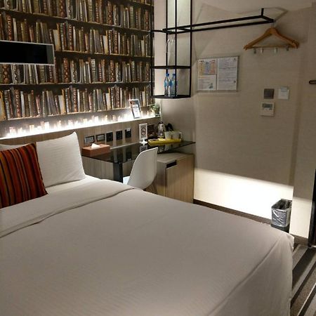 Via Hotel - Zhongxiao Taipei Bagian luar foto