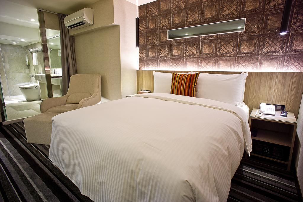 Via Hotel - Zhongxiao Taipei Bagian luar foto