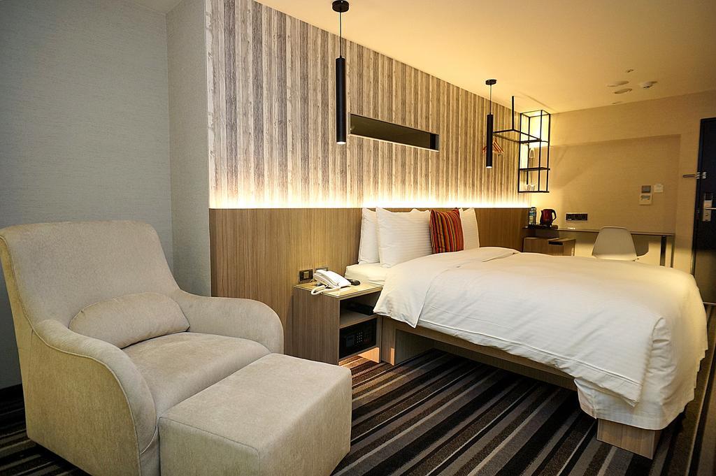 Via Hotel - Zhongxiao Taipei Bagian luar foto