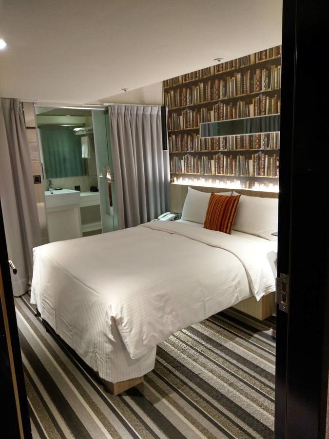 Via Hotel - Zhongxiao Taipei Bagian luar foto