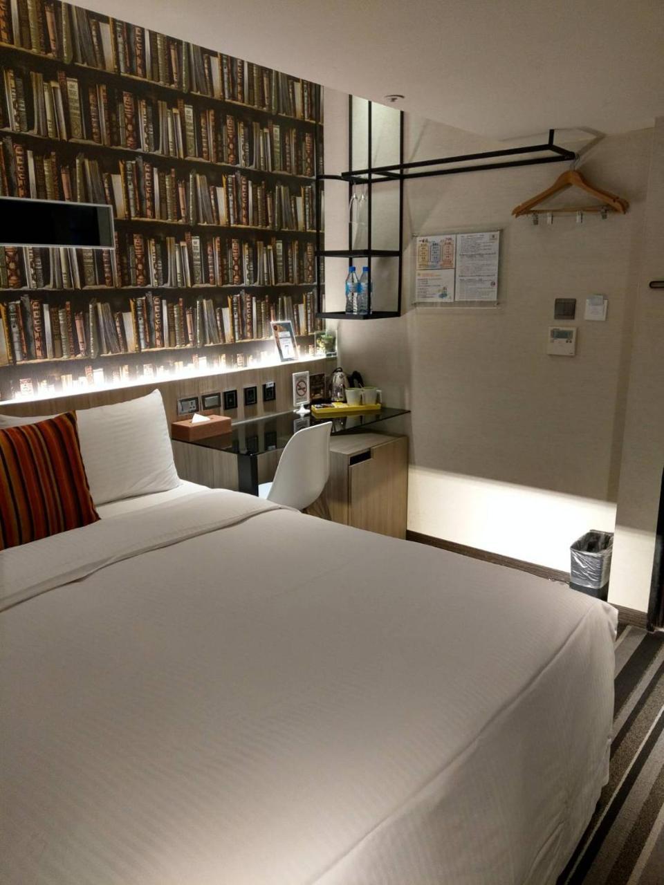 Via Hotel - Zhongxiao Taipei Bagian luar foto