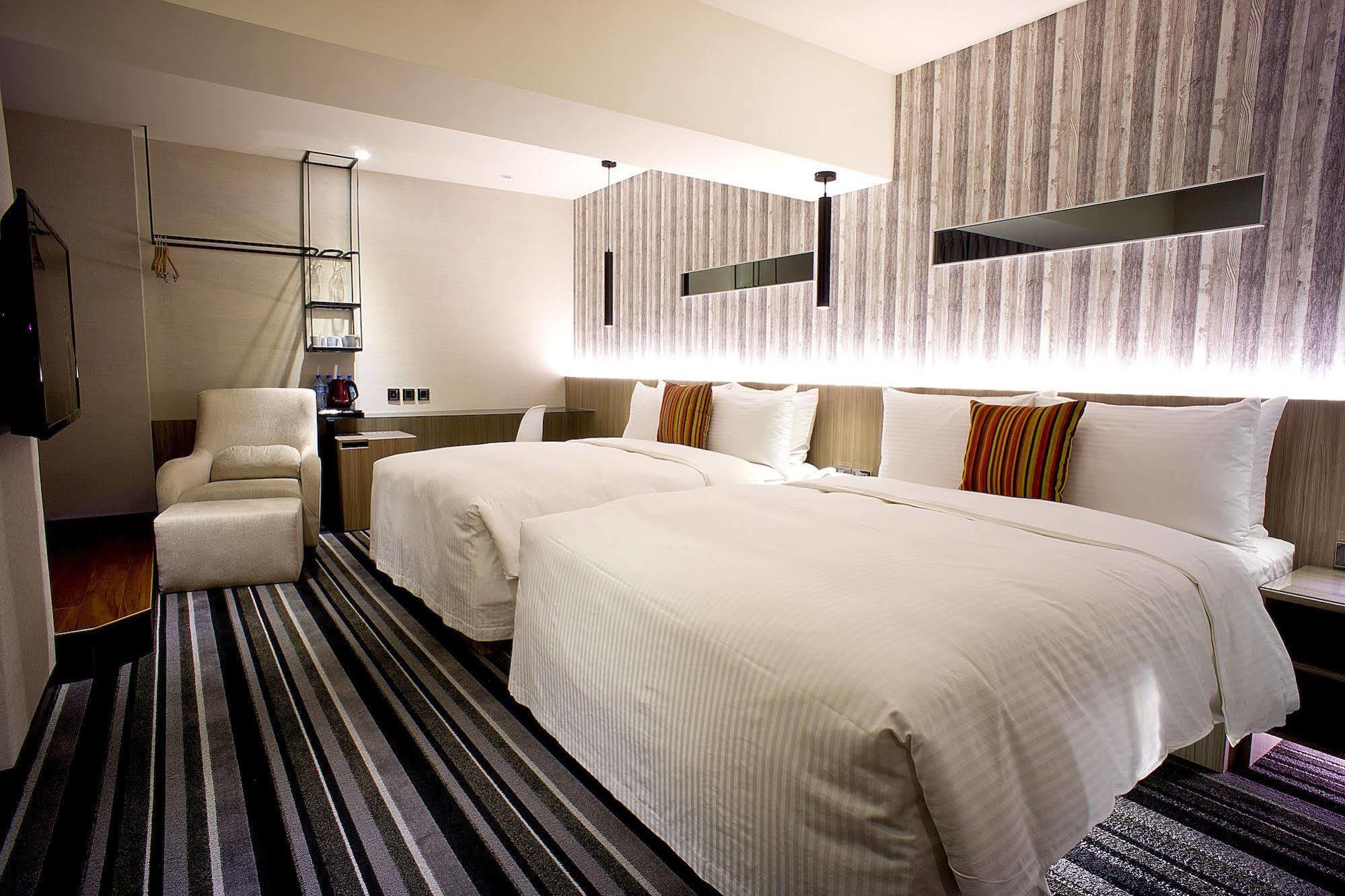 Via Hotel - Zhongxiao Taipei Bagian luar foto