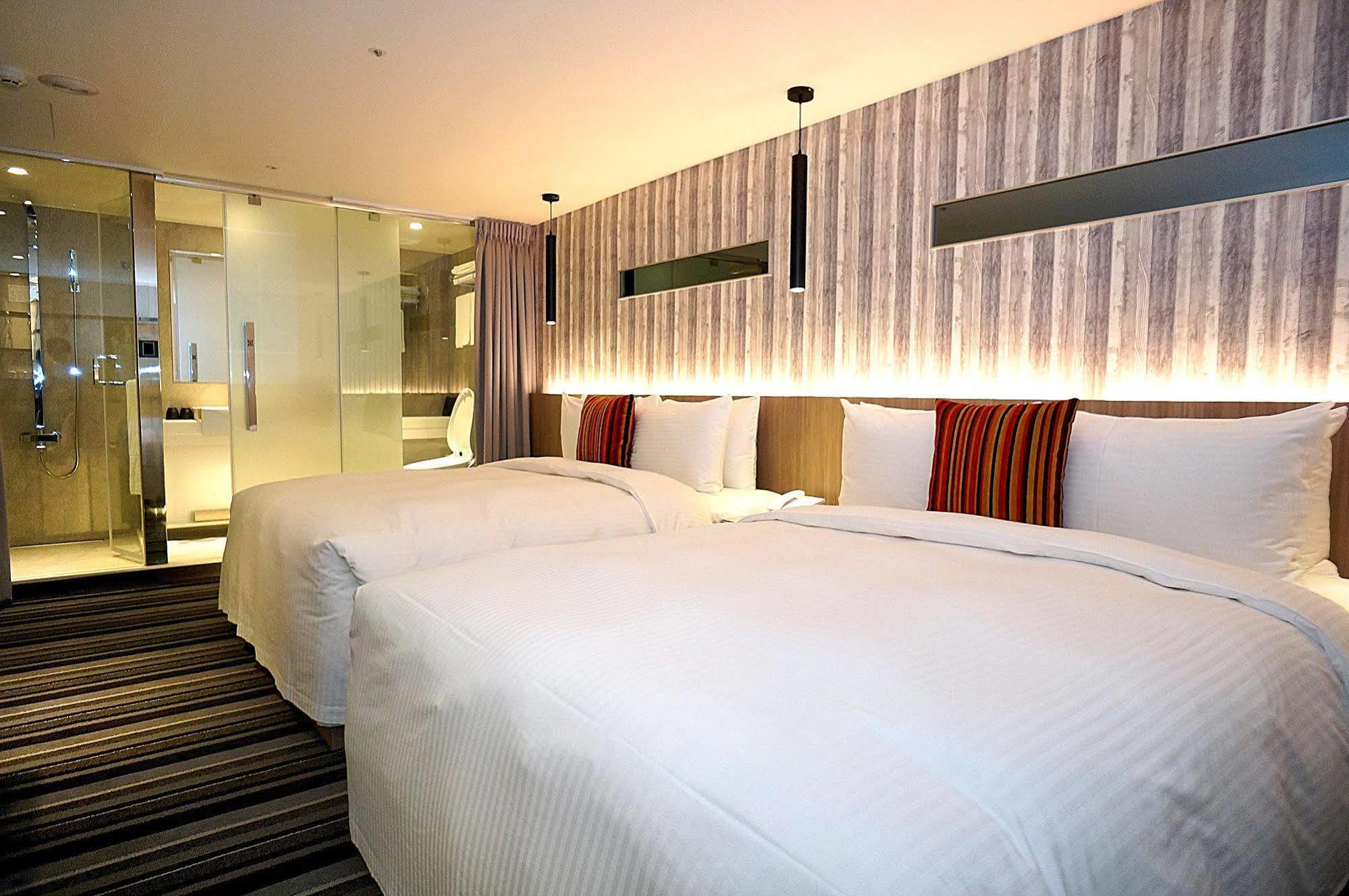 Via Hotel - Zhongxiao Taipei Bagian luar foto