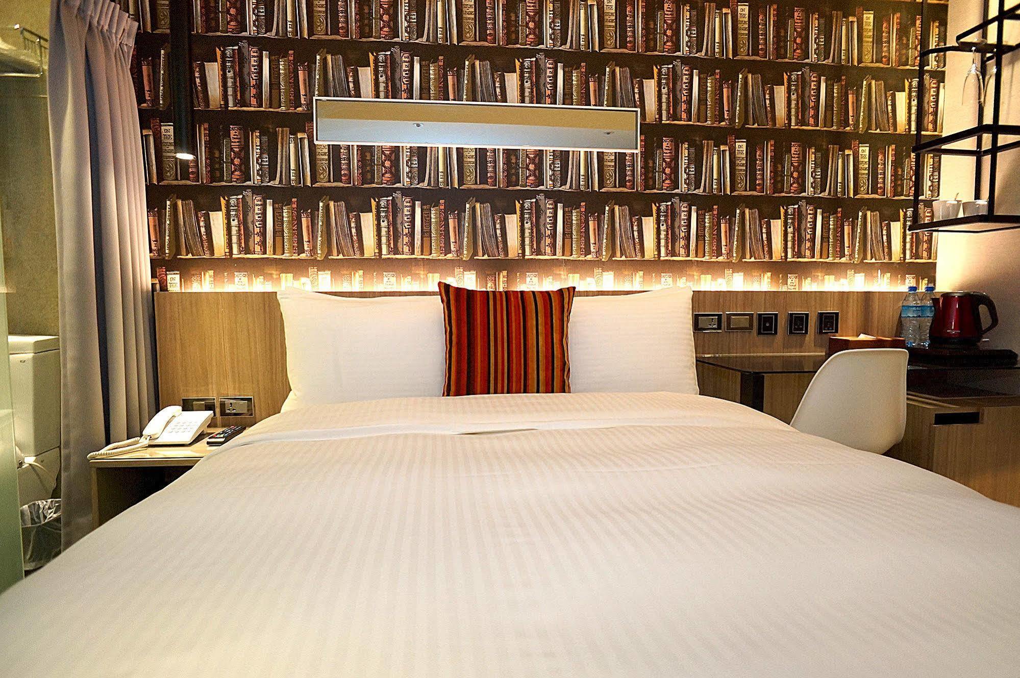 Via Hotel - Zhongxiao Taipei Bagian luar foto