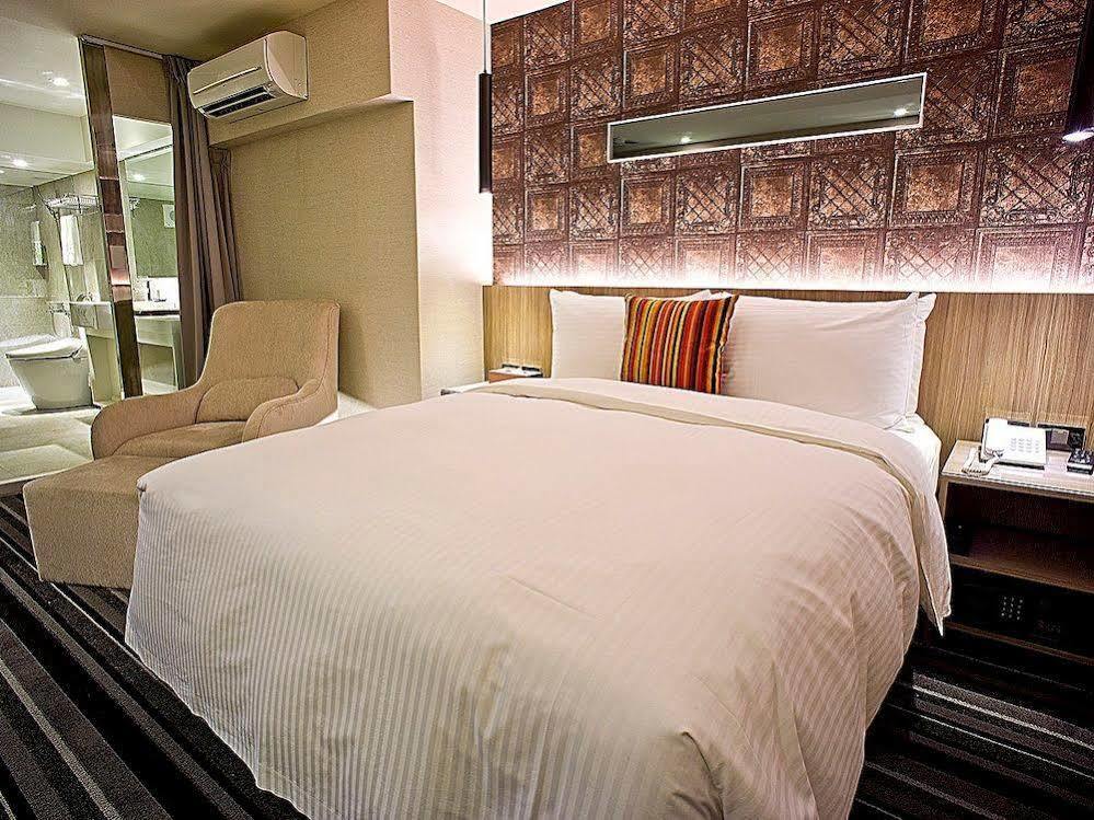 Via Hotel - Zhongxiao Taipei Bagian luar foto